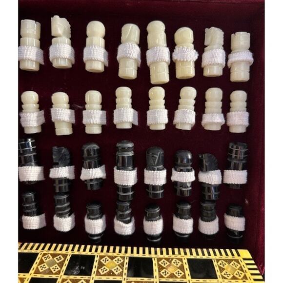Hand Crafted Vintage Mother of Pearl Inlaid Quartz Pieces Chess Set - Picture 3 of 10